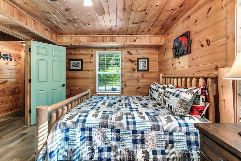 A Top Notch Lodge~Gatlinburg Exterior photo