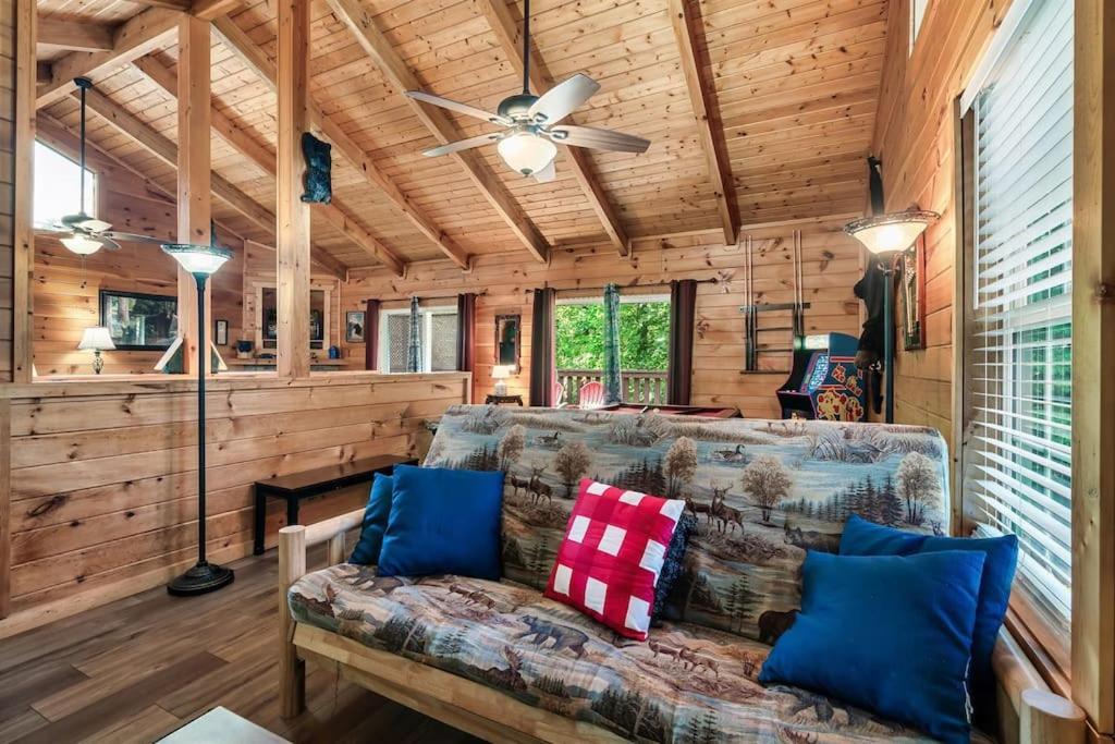 A Top Notch Lodge~Gatlinburg Exterior photo