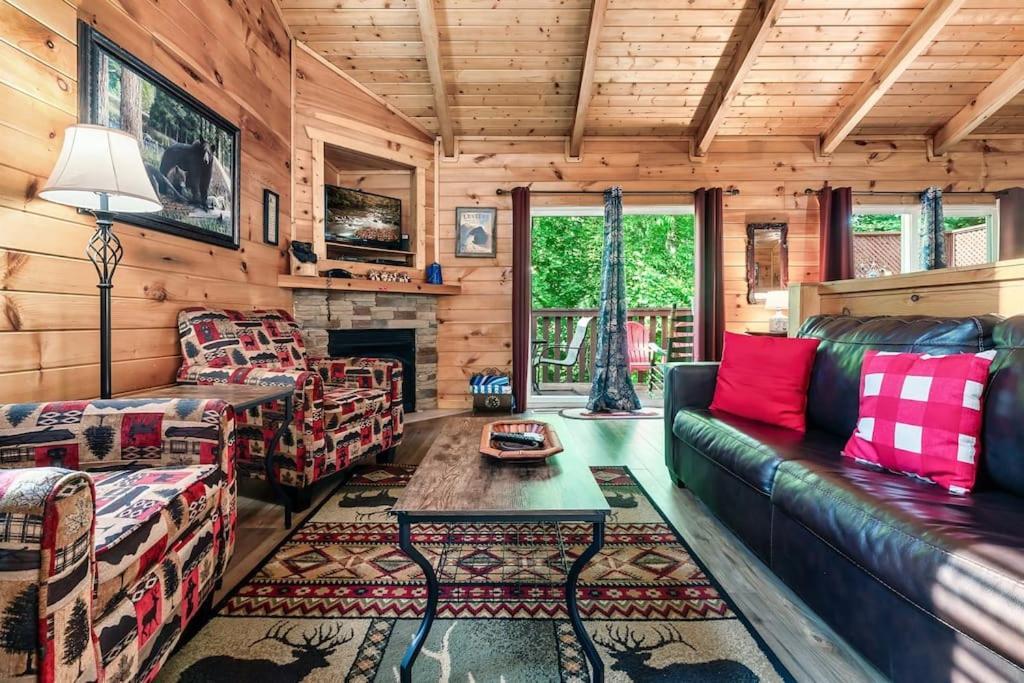 A Top Notch Lodge~Gatlinburg Exterior photo