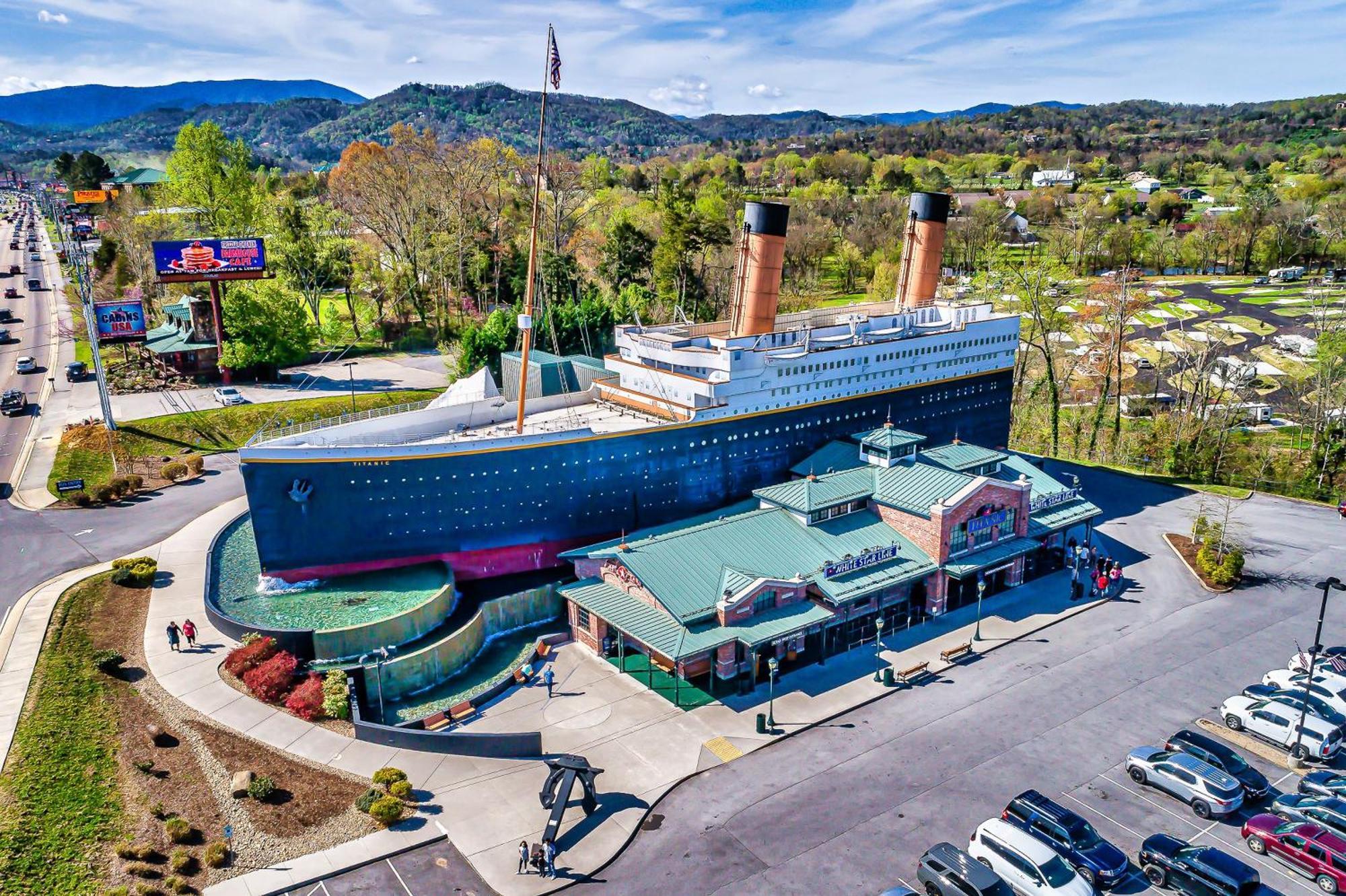 A Top Notch Lodge~Gatlinburg Exterior photo