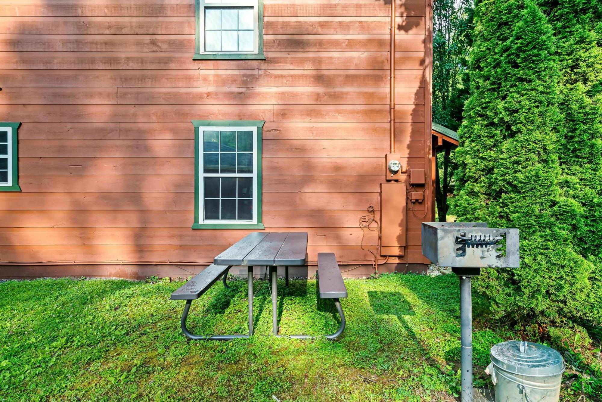 A Top Notch Lodge~Gatlinburg Exterior photo