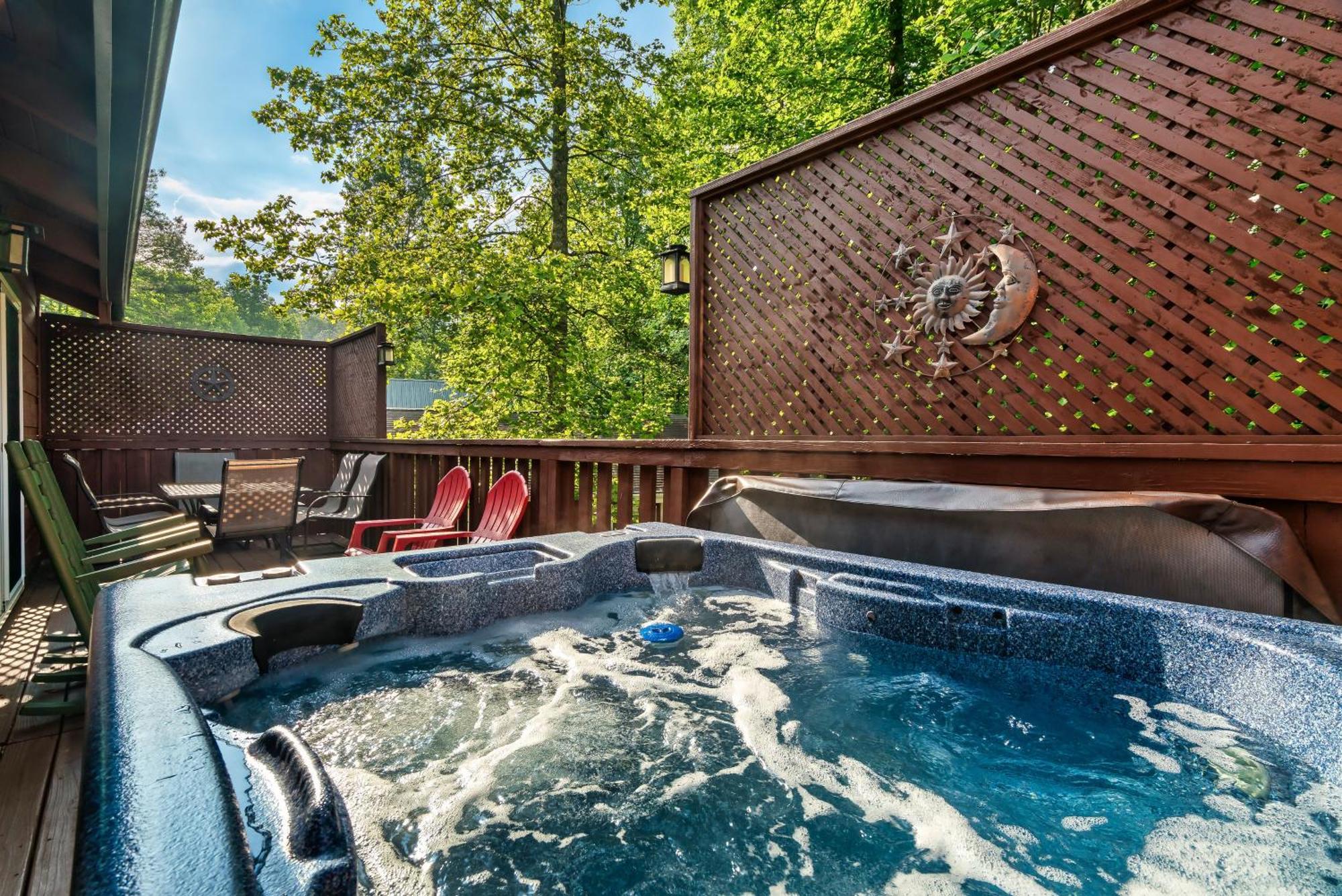 A Top Notch Lodge~Gatlinburg Exterior photo